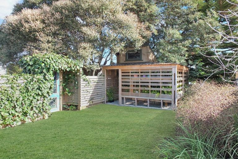 Photo of property in 101 Koputara Road, Himatangi Beach, Foxton, 4891