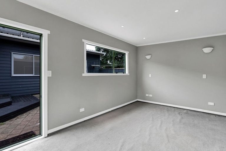 Photo of property in 82 Wairau Road, Oakura, 4314