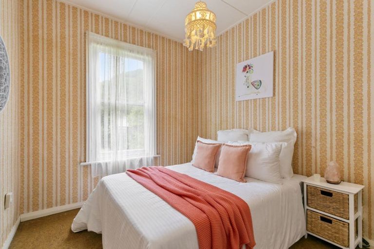 Photo of property in 25 Newman Terrace, Thorndon, Wellington, 6011