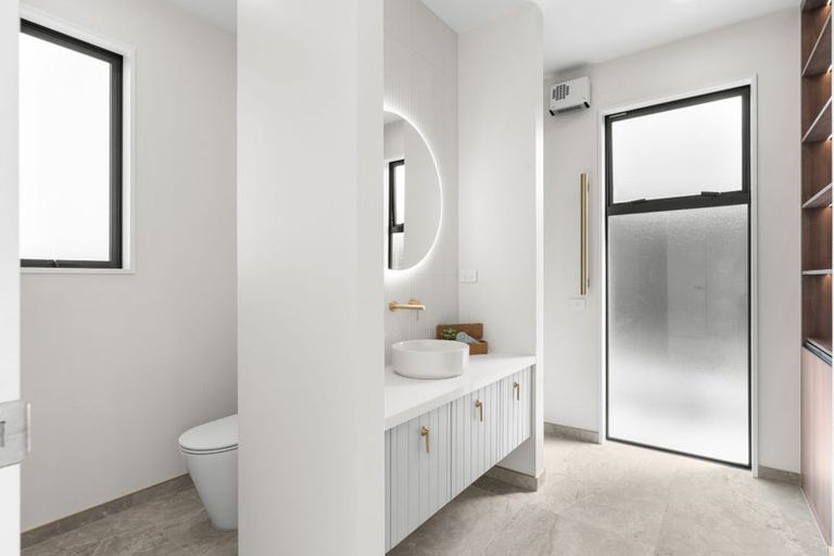 Photo of property in 10 Ferbane Way, Halswell, Christchurch, 8025