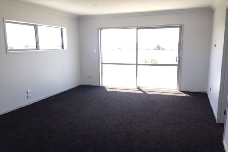 Photo of property in 18 Milano Boulevard, Karaka, Papakura, 2113