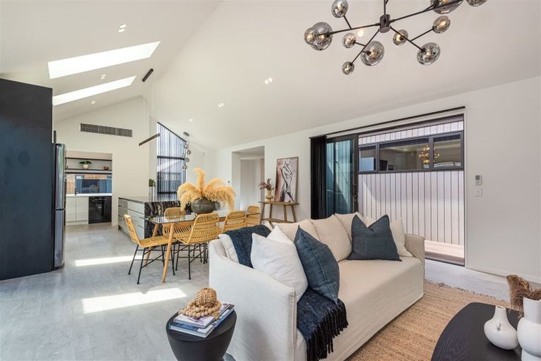 Photo of property in 4 Whitburn Avenue, Halswell, Christchurch, 8025