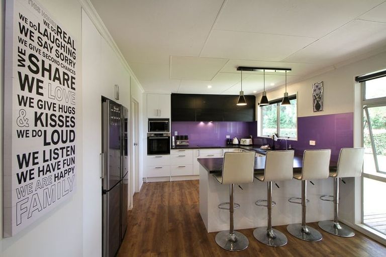 Photo of property in 281 Hoihere Road, Tiakitahuna, Palmerston North, 4477