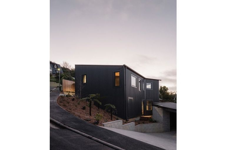 Photo of property in 2/86 Landsdowne Terrace, Cashmere, Christchurch, 8022