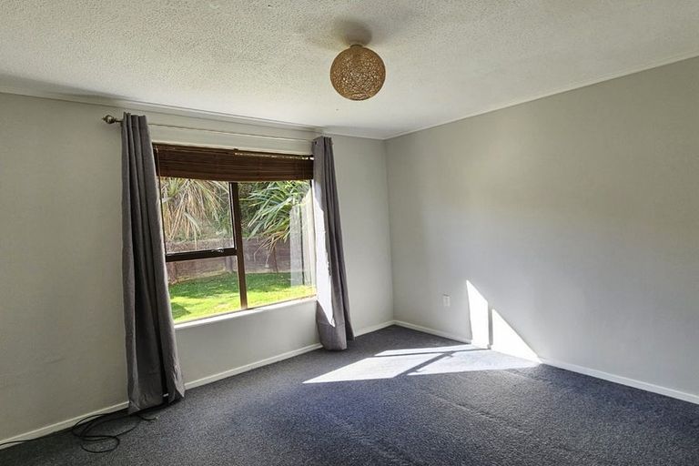 Photo of property in 154 Sievers Grove, Cannons Creek, Porirua, 5024