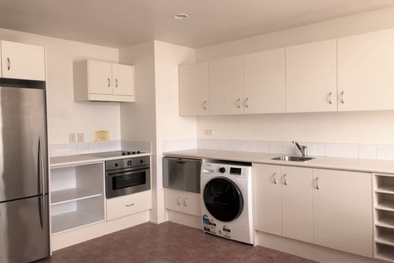 Photo of property in 3f/30 Westward Ho, Glen Eden, Auckland, 0602