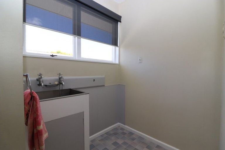 Photo of property in 5 Davidson Crescent, Hornby, Christchurch, 8042