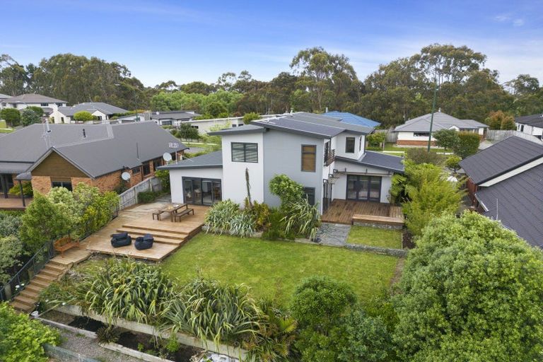 Photo of property in 67 Ruapehu Drive, Fitzherbert, Palmerston North, 4410