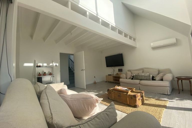 Photo of property in 98a Memorial Avenue, Ilam, Christchurch, 8053