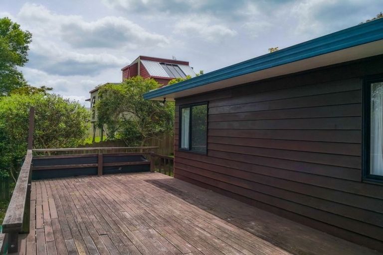 Photo of property in 2/6 Altair Place, Windsor Park, Auckland, 0632