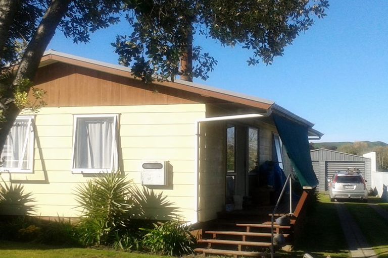 Photo of property in 10 Solander Street, Tolaga Bay, 4077