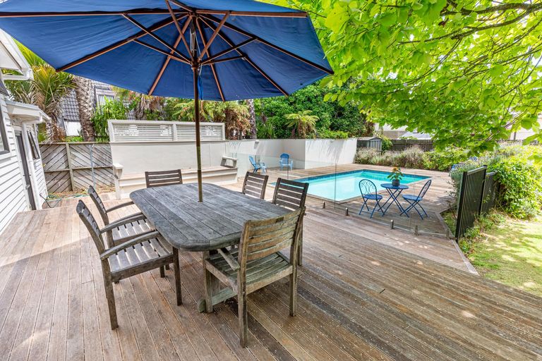 Photo of property in 5 Gulliver Place, Conifer Grove, Takanini, 2112