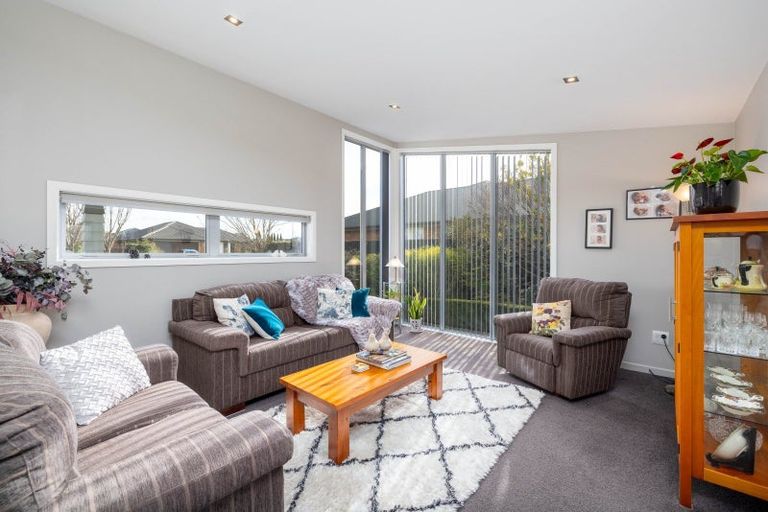 Photo of property in 52 Acacia Avenue, Rangiora, 7400