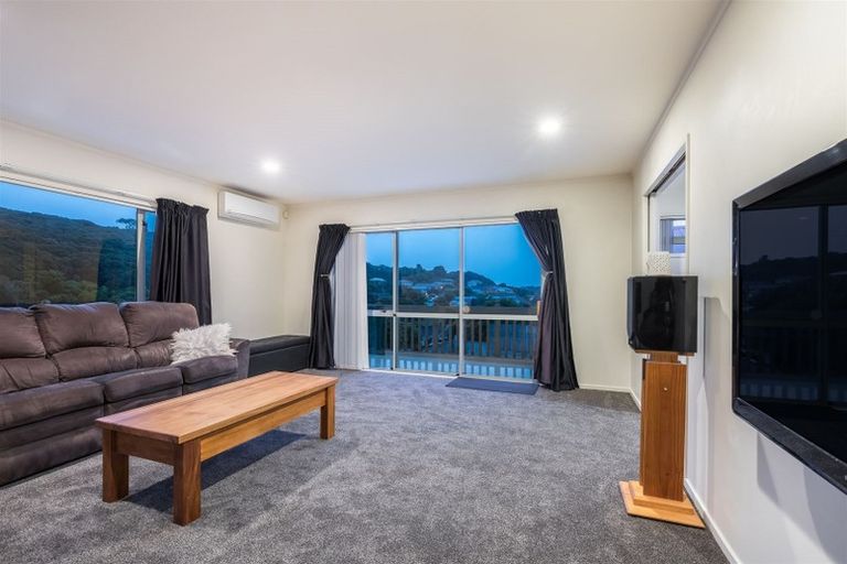 Photo of property in 57b Albatross Close, Whitby, Porirua, 5024