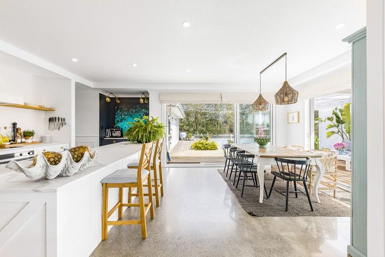 Photo of property in 7 Odlin Lane, Red Beach, 0932