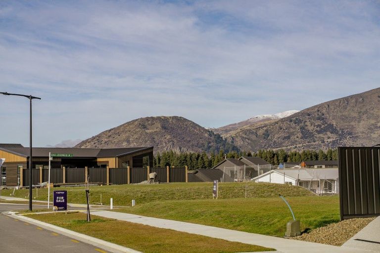 Photo of property in 1 Mason Street, Wanaka, 9305