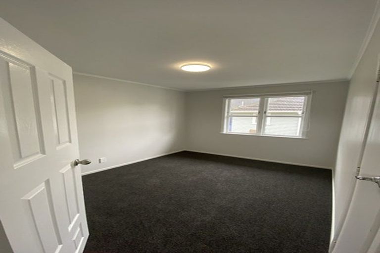 Photo of property in 20a Nile Road, Kelston, Auckland, 0602
