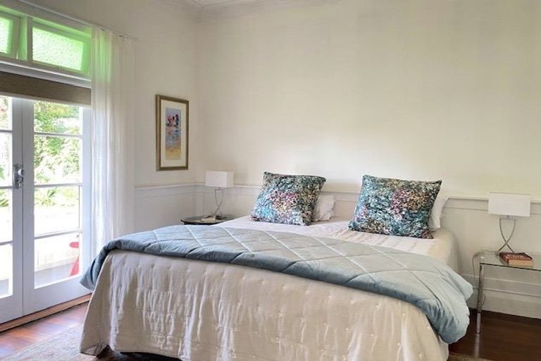 Photo of property in 13 Robertson Street, Russell, 0202