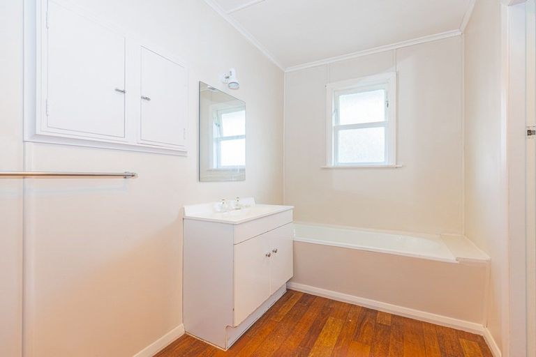 Photo of property in 12 Tiraumea Road, Pahiatua, 4910