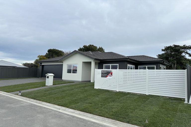 Photo of property in 15 George Yee Place, Taradale, Napier, 4112