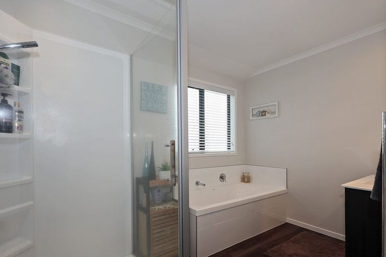 Photo of property in 14 Ridge Drive, Omokoroa, 3114