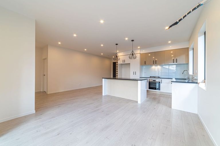 Photo of property in 18 Parton Road, Pukekohe, 2120