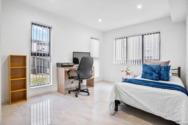 Photo of property in 1 Arataki Way, Glen Eden, Auckland, 0602