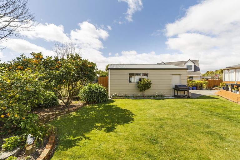 Photo of property in 12 Humphries Place, Awapuni, Palmerston North, 4412
