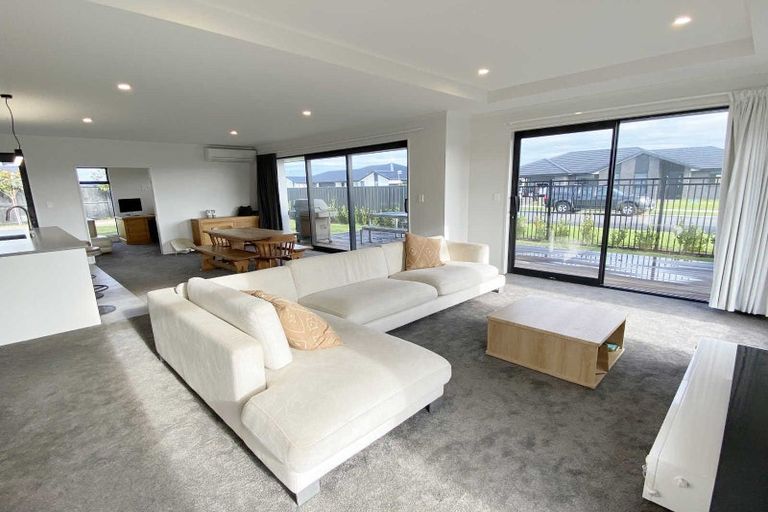 Photo of property in 192 Faringdon Boulevard, Rolleston, 7615