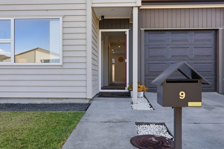 Photo of property in 9 Mokopapa Street, Takanini, 2112