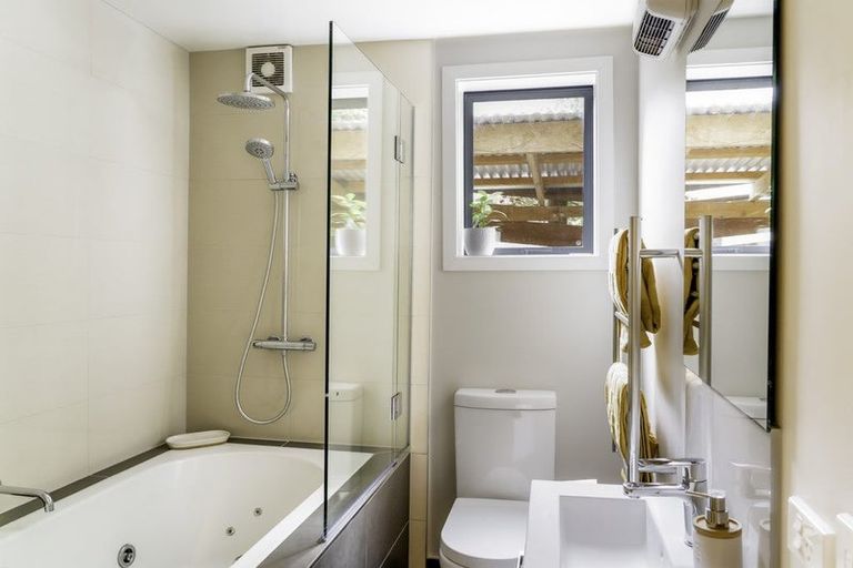 Photo of property in 67 Mcdonnell Road, Arrowtown, 9302