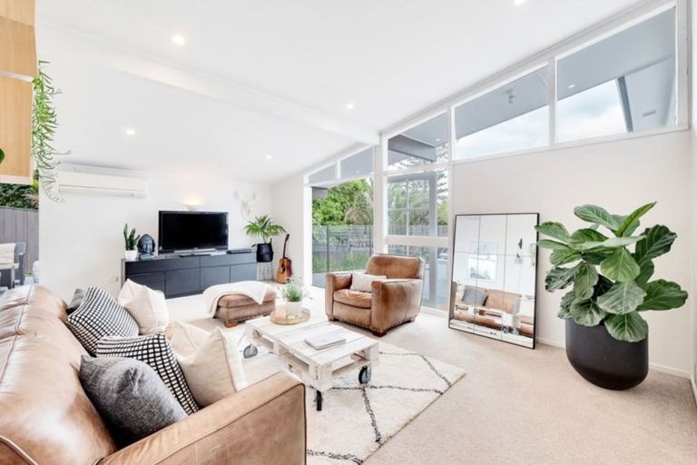 Photo of property in 20 Asbury Crescent, Campbells Bay, Auckland, 0630