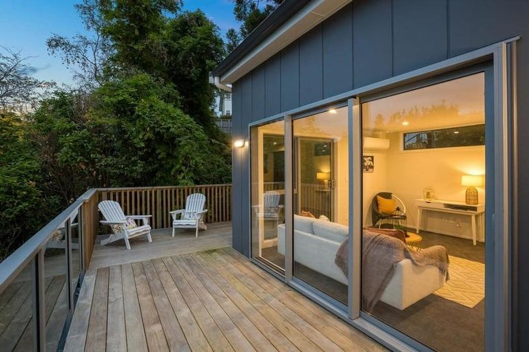 Photo of property in 10a Rewa Terrace, Tawa, Wellington, 5028