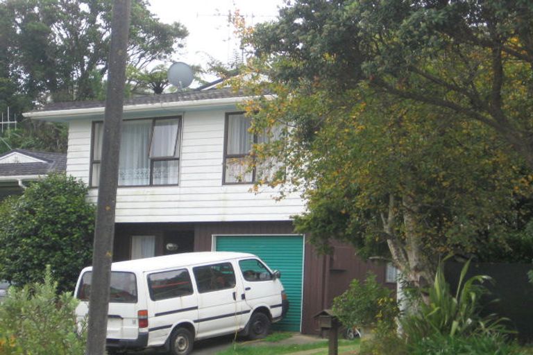 Photo of property in 18a Zande Terrace, Tawa, Wellington, 5028