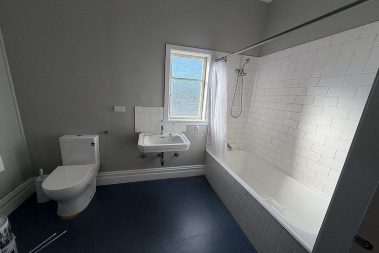 Photo of property in 21 Cambridge Terrace, Devonport, Auckland, 0624