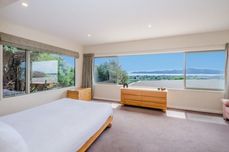 Photo of property in 2 Ocean Vista Lane, Paraparaumu, 5032