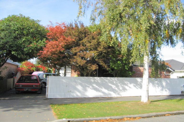 Photo of property in 17 Solway Avenue, Ilam, Christchurch, 8041