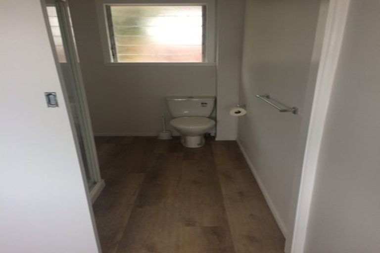 Photo of property in 10/219 Onewa Road, Birkenhead, Auckland, 0626