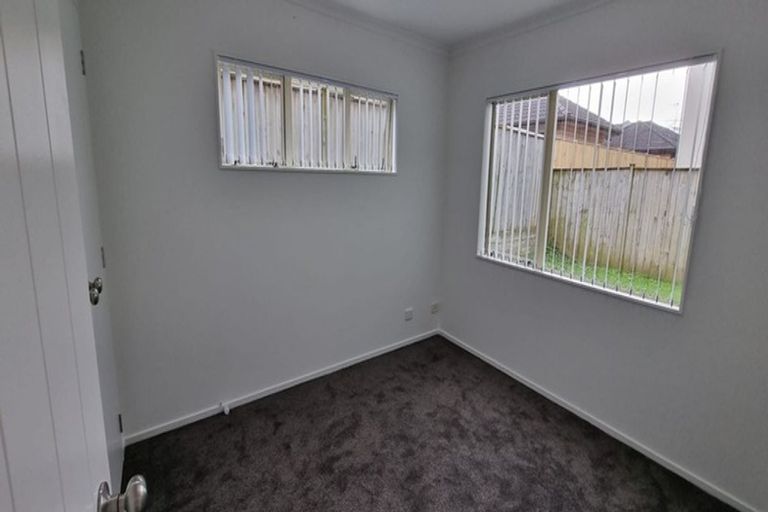 Photo of property in 9 Cambrian Crescent, Flat Bush, Auckland, 2016