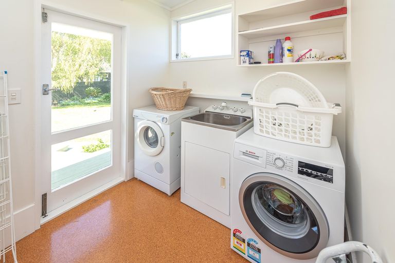 Photo of property in 105 Liverpool Street, College Estate, Whanganui, 4500