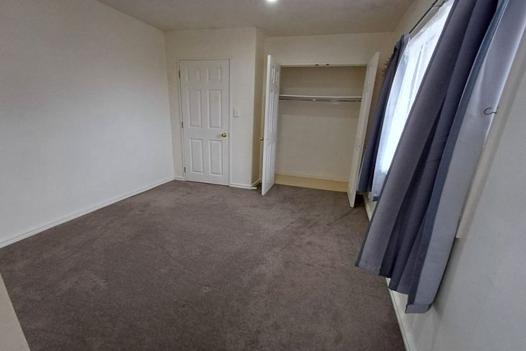 Photo of property in 12 Graham Collins Drive, Windsor Park, Auckland, 0632