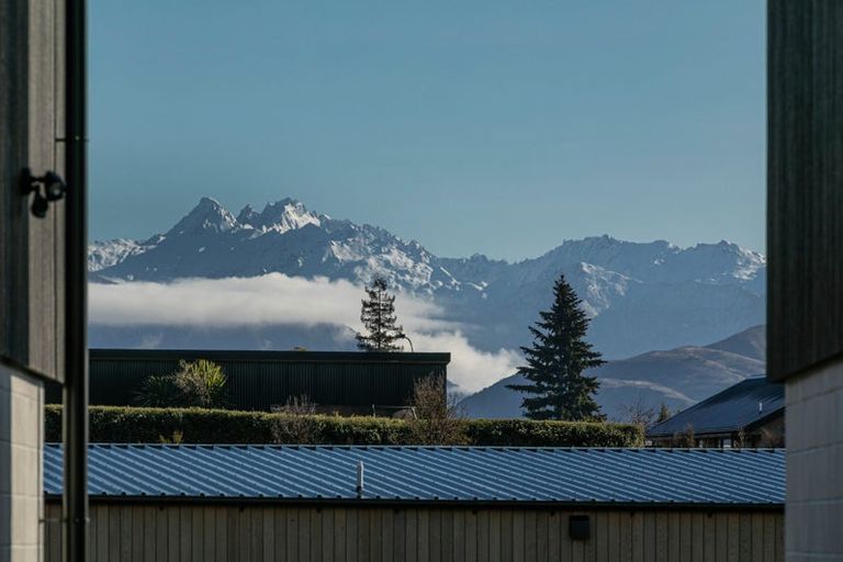 Photo of property in 11 Cleland Close, Wanaka, 9382