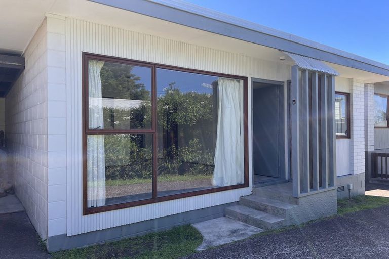 Photo of property in 2/169 Onewa Road, Birkenhead, Auckland, 0626