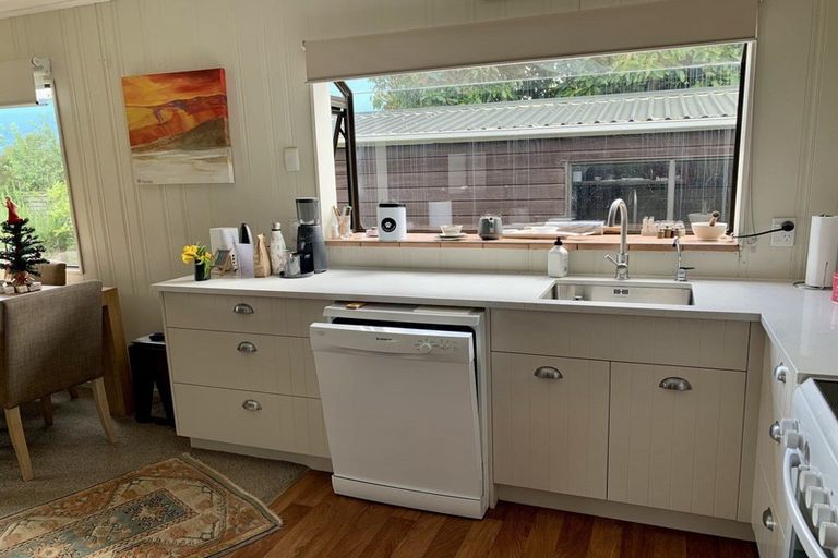 Photo of property in 10 Morrison Road, Matapouri, Whangarei, 0173