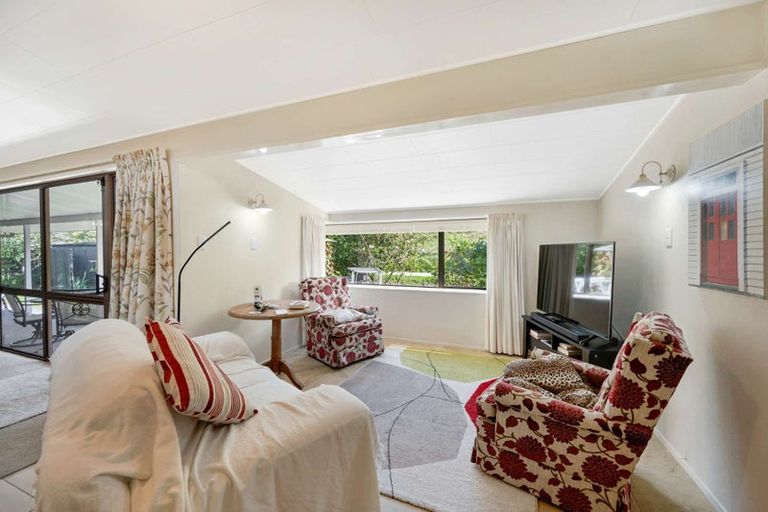 Photo of property in 72 Puketapu Road, Taradale, Napier, 4112