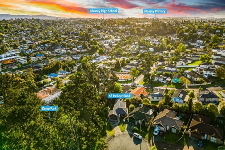 Photo of property in 65 Helleur Road, Massey, Auckland, 0614