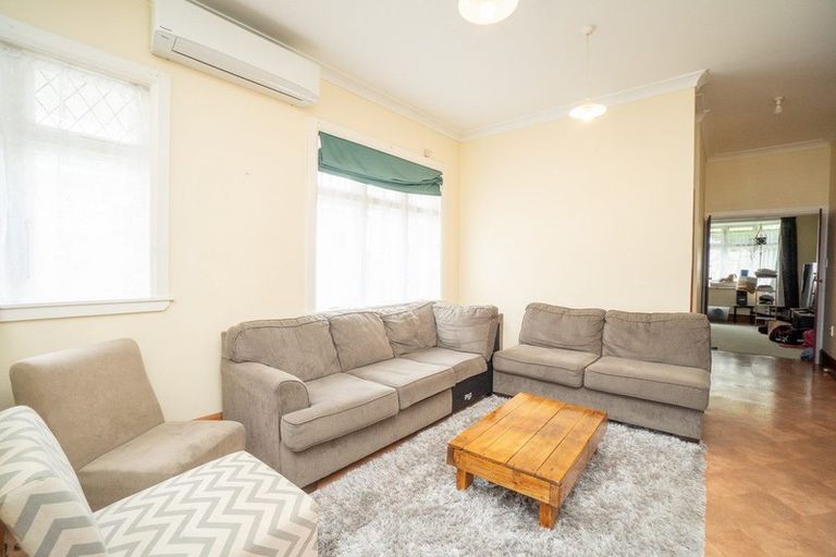 Photo of property in 19 South Street, West End, Palmerston North, 4410