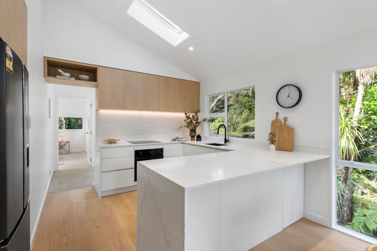 Photo of property in 34 Peach Road, Glenfield, Auckland, 0629