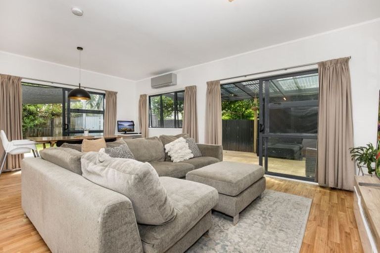 Photo of property in 3a Domain Road, Weymouth, Auckland, 2103
