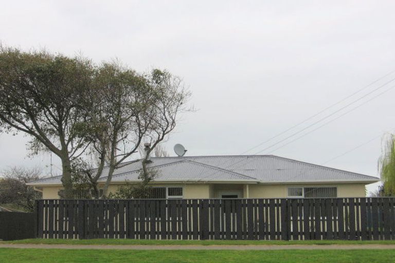 Photo of property in 48 Avenue Road, Foxton, 4814